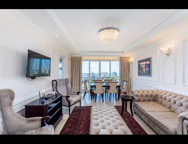 2 BEDROOM APARTMENT TO LET IN SEA POINT
